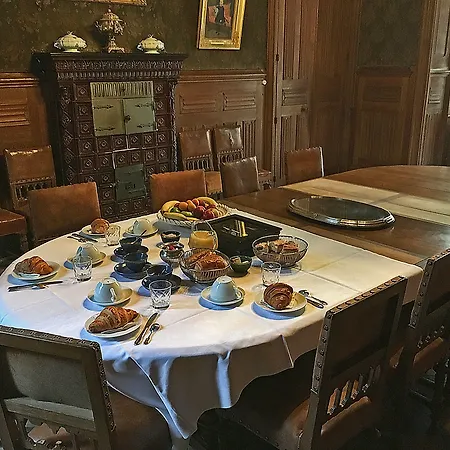 Chateau De فندق مبيت وإفطار