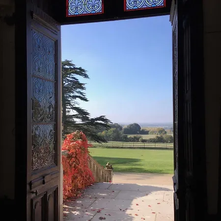Chateau De Ternay Bed & Breakfast 3*