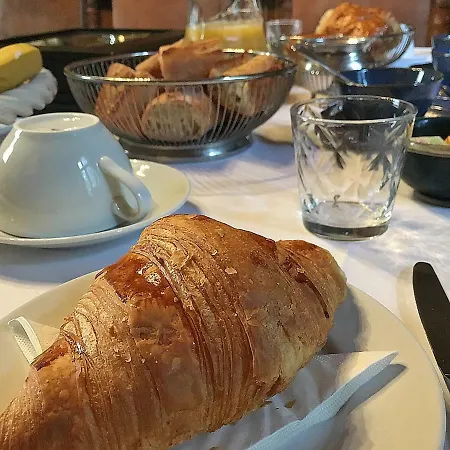 Bed & Breakfast Chateau De Ternay 3*