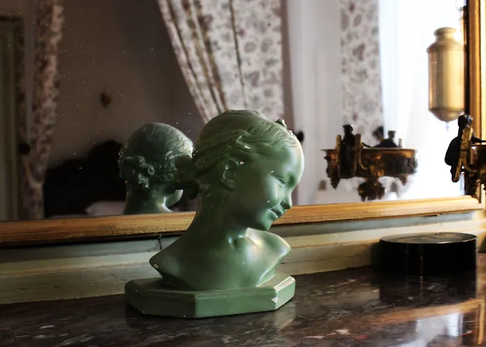 Demeure Chateau De Bed & Breakfast Ternay (Vienne)