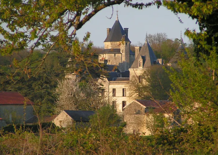 Demeure Chateau De Bed & Breakfast 4*