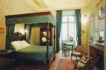 Demeure Chateau De Bed & Breakfast